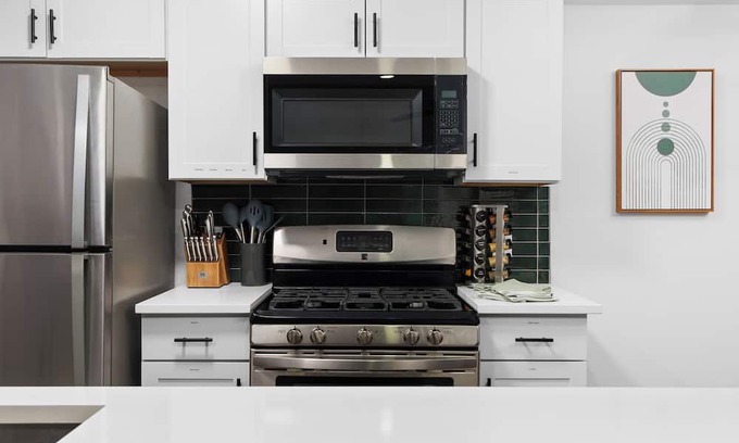 South Lamar Casa | Prime Location Zilker Park & SoCo Chic