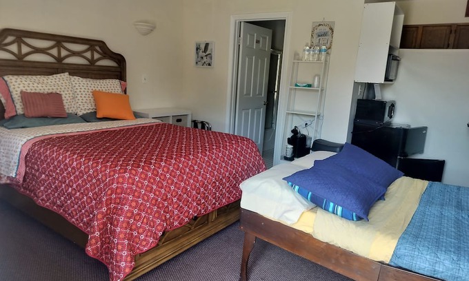 Greenwich Hotel | Sunshine Inn