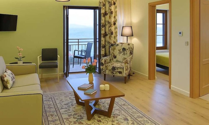 Ligiades Apartamento | Arktos Hotel Deluxe Suite With Lake View