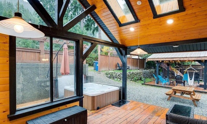 Youbou Cabaña | Arbutus Cottage