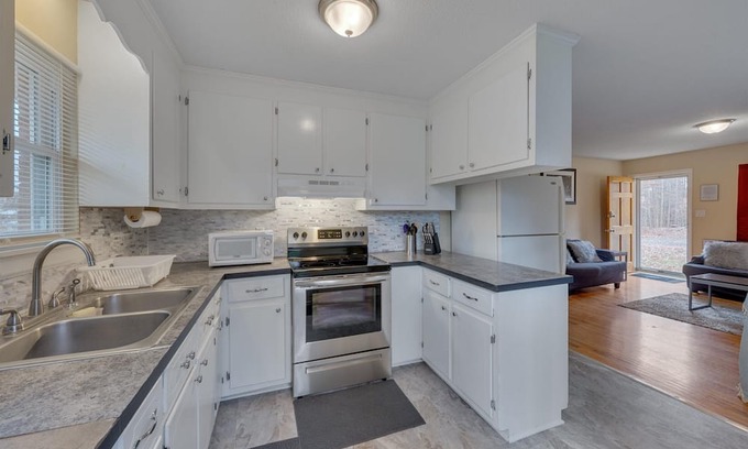 Durham Casa | Duke 3br 1.5ba At American Village 3 Bedroom Home by Quantum Suites