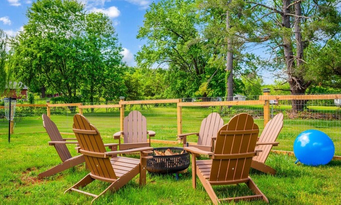 Big Island Casa | The Groovy Getaway close to James River - Trails