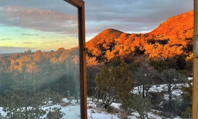 Santa Fe Cabina | Mary Ann’s Mountain Retreat-CASA