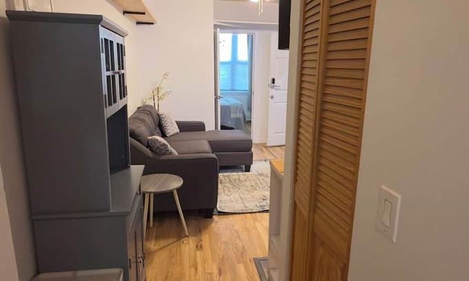 Gowanus Apartamento | Enjoyable 2-bedroom apartment in Brooklyn with WiFi and Backyard.