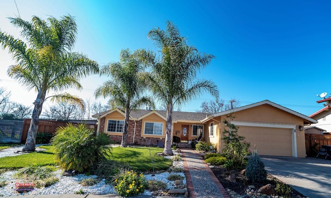 Dublin Casa | Amazing 2-bedrooms in a shared single family home