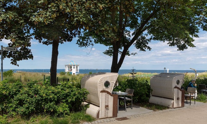 Lubmin Casa | Zimmer Stammhaus seitlicher Meerblick - Hotel Seebrücke