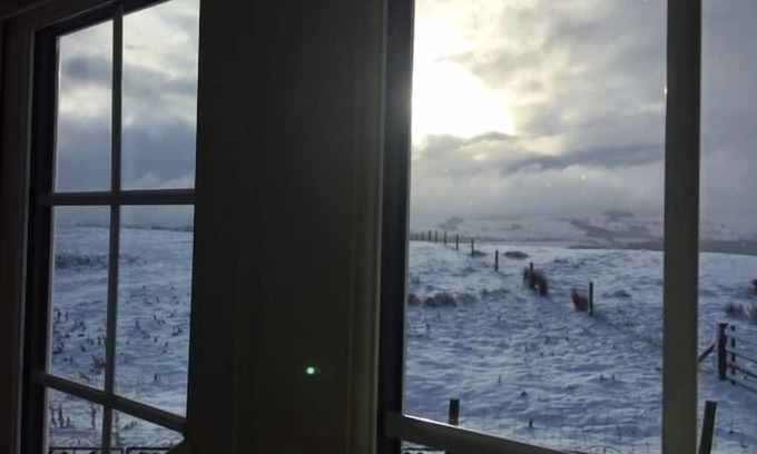 Henshaw Cabaña | Countryside Charm Cottage Retreat for Couples