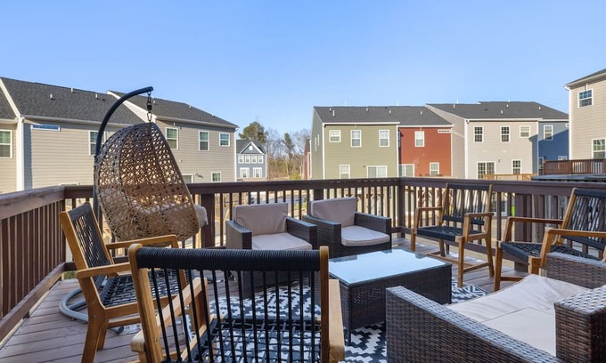 Durham Casa | Family/pet friendly home in heart of triangle; Skee ball, ping pong, & fire pit