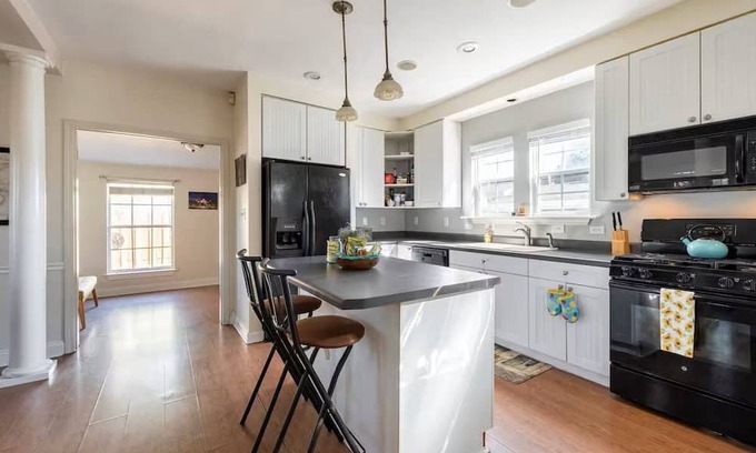 New Orleans Casa | Charming Shotgun-Style Home: Your Perfect New Orleans Getaway Awaits