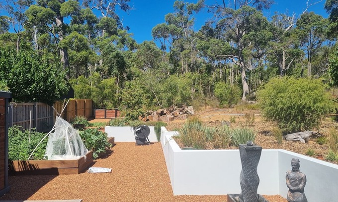 Cowaramup Casa | Col's Place - Bush Retreat
