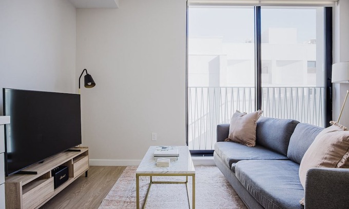 Chinatown Apartamento | Blueground | Downtown, elevator, nr The Broad