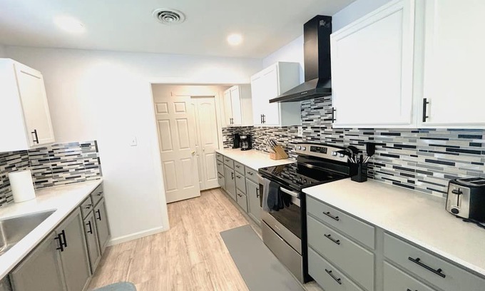 Farmers Branch Casa | Charming Family Home in Quiet Farmers Branch