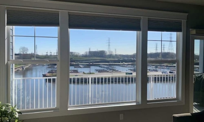 Portage Condominio | Welcome to Duneside Haven-your gateway to the Indiana Dunes!