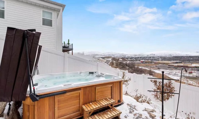 Bluffdale Apartamento | Private Unit+Deck+Spa+Views!