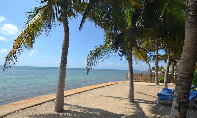 Puerto Morelos Condominio | Luxury, Oceanfront condo with four master suites for family or groups