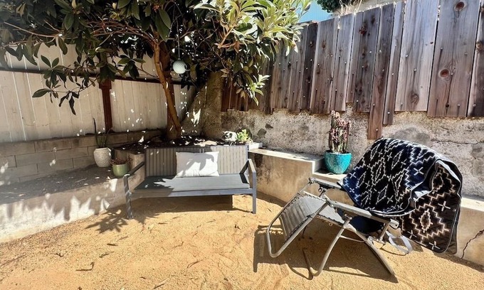 Elysian Heights Casa | Cute Lush 2-bedroom house in vibrant Los Angeles