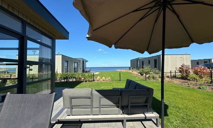 Enkhuizen Chalet De Esquí | Chalet in Enkhuizen with Swimming Pool
