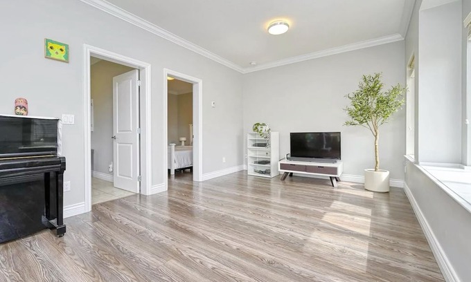 Burnaby Casa | Spacious&Modern Entire House in Central Area