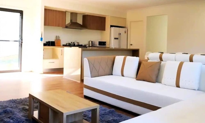 Kellyville Casa | Kellyville Spacious Modern House | Park&Lake