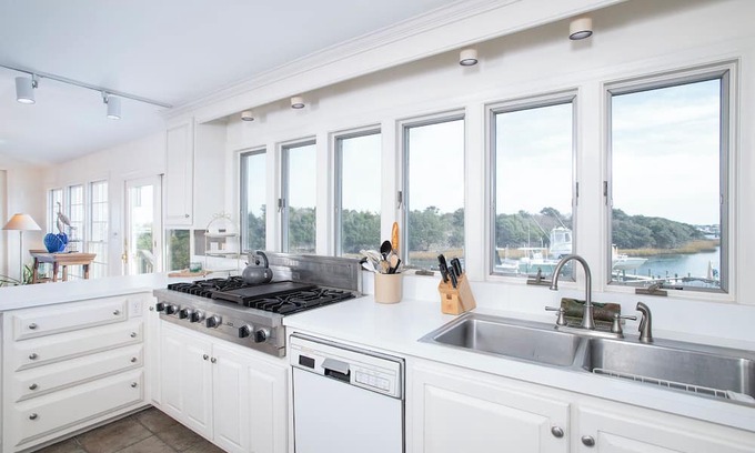 Atlantic Beach Casa | Coastal Casa-Sound Front Home in Atlantic Beach, NC