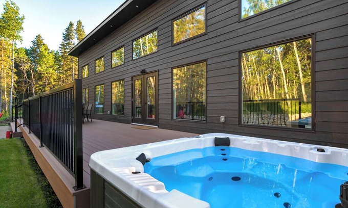 Wasagaming Cabina | Luxury Clear Lake Cabin at Elkhorn Residence