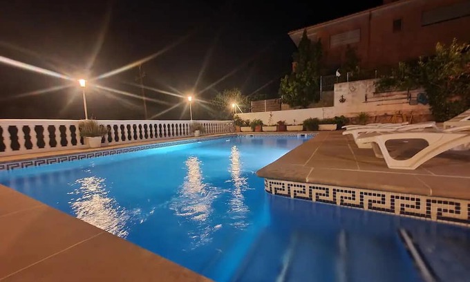 Tarragona Apartamento | China -Double or Twin Room with Swimming