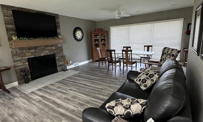 Greene Casa | 4-bedroom home located in Greene with views of the Shell Rock river