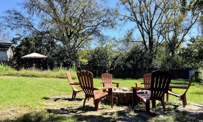 Radnor Casa | The BOHO Bungalow - NEW listing - Close to BNA, Broadway, Zoo, Opry and Geodis