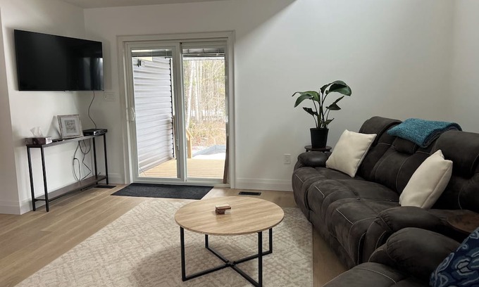 Severn Casa | Harmony hausnPerfect place for adventure or work 5 minutes to down town Orillia.