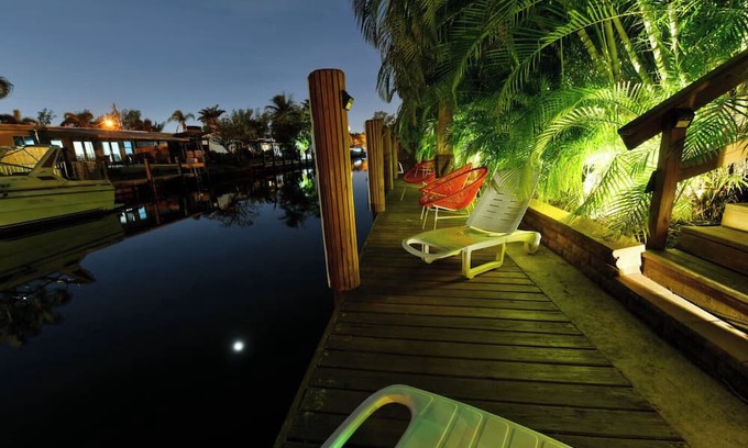 Melaleuca Gardens Casa | Spacious 4-bedroom house in charming Dania Beach with WiFi, AC Dock Water Access