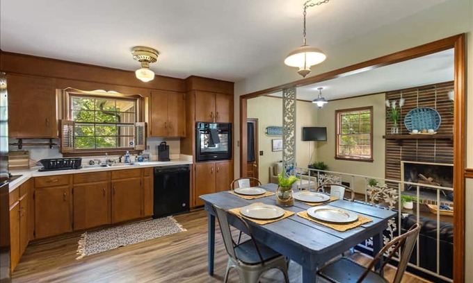 North Augusta Casa | 5BR Woodland Retreat Kayak Fish Pond Rest