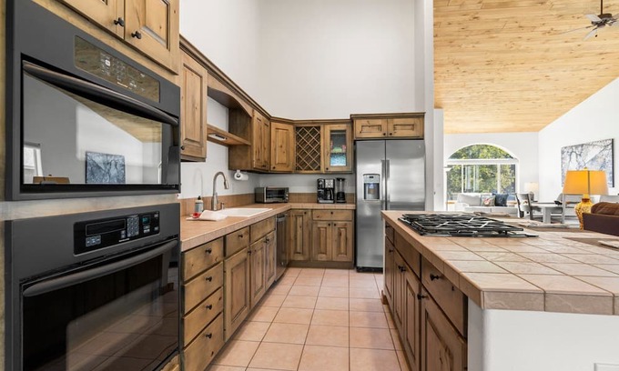 Dalton Ranch Casa | Great Backyard, Fireplace, Sunny Home In Golf Course Community!