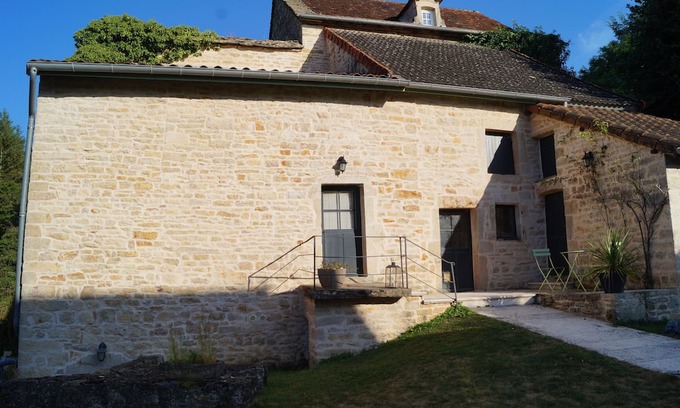 Laives Casa | Cosy little nest in the heart of a small Burgundy village