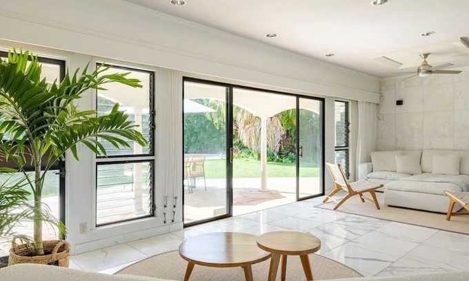 Kahala Villa | Gorgeous estate in paradise !