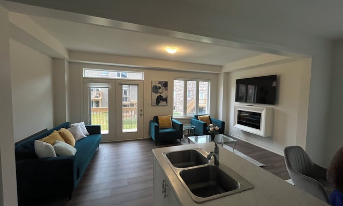 Watertown Apartamento | Stunning, BRAND NEW 4BDR Home in Waterdown