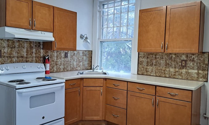 Scranton Casa | Spacious 5-bedroom Historic Home blending Charm with Modern