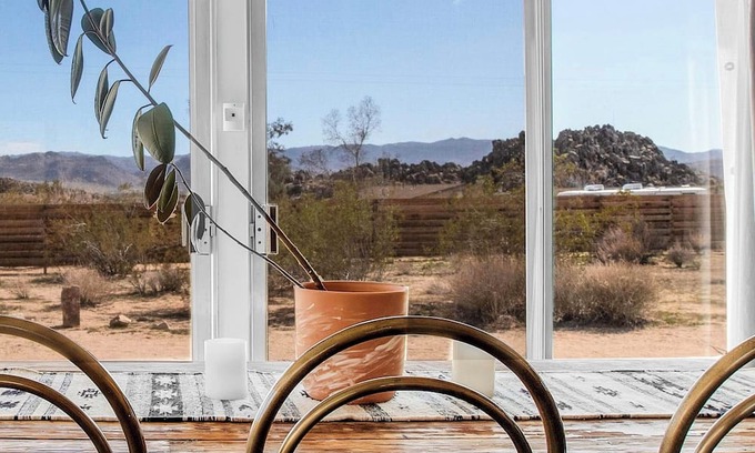Joshua Tree Cabina | The Moon Cabin, A Rustic & Romantic Weekend Escape + Fireplace