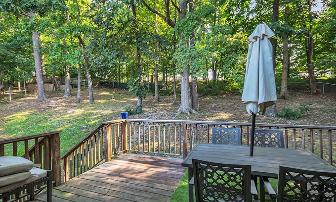 Knoxville Casa | NEW LISTING! Luxurious Getaway in Perfect Location by RedAwning