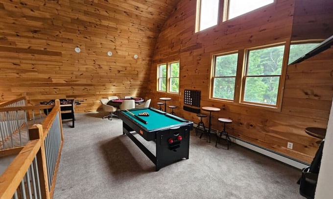 Tamworth Casa | NEW! Relax&Play: HotTub/FirePit/Game Room Paradise