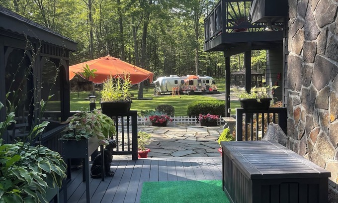 Shokan Casa | Cozy Airstream with WiFi and AC in peaceful Shokan