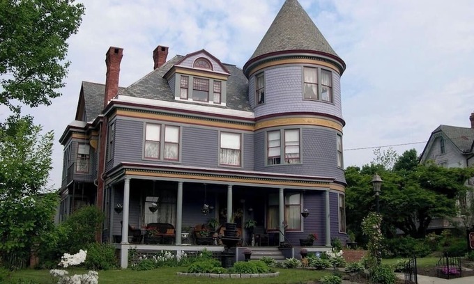Beacon Cama Y Desayuno | Charming B&B with AC and WiFi in wonderful Beacon - Botsford Briar B&B