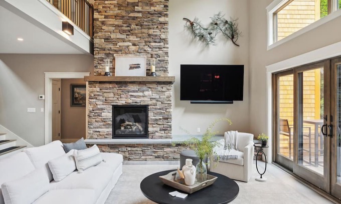 Casco Casa | Coffee Pond Cottage - Luxury Lake House