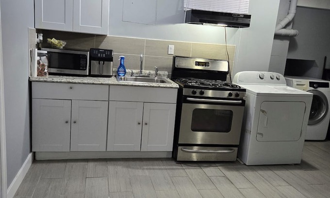 Leisure Village West-Pine Lake Park Apartamento | Charming 2-bedroom apartment with AC, WiFi in fantastic Toms River