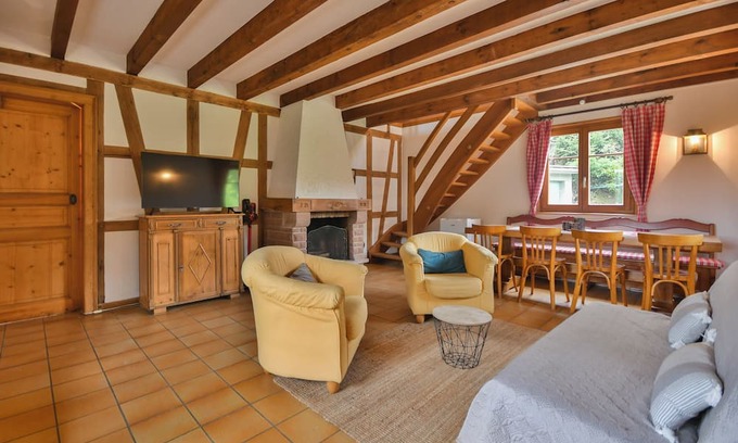 Lembach Casa | The Domaine du Pêcheur enamel. In the heart of the Northern Vosges, with private pond.