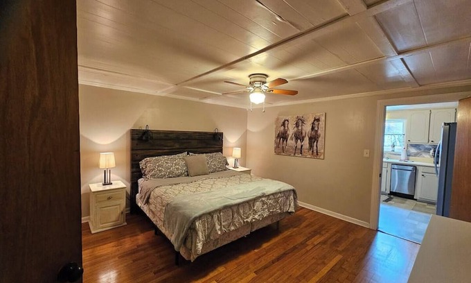 Sharpsburg Casa | Charming 3-bedroom house with WiFi, AC in lovely Sharpsburg