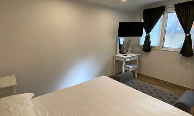 Stiava Casa | Villa Indipendente con Piscina e Posto Auto, nel Verde, a 5 Minuti da Viareggio