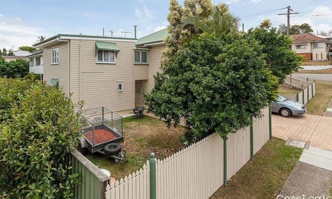 Holland Park West Casa | Beautiful Central Queenslander