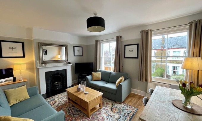 Beverley Apartamento | Charming 2 bedroom first floor apartment