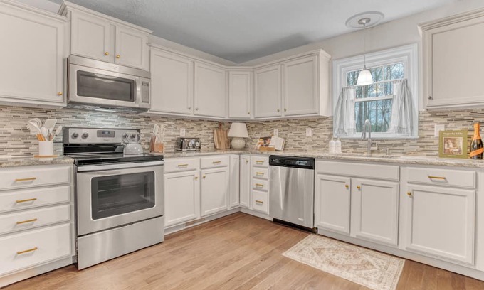 Greensboro Casa | Family Tranquil Retreat - Pool, HotTub, Golf, More