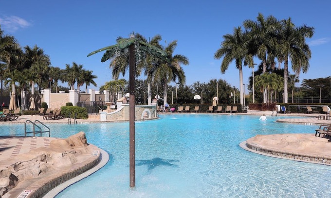 Estero Condominio | 2 Bed 2 Bath condo in fabulous Bella Terra Estero with Resort Style Pool and Gym